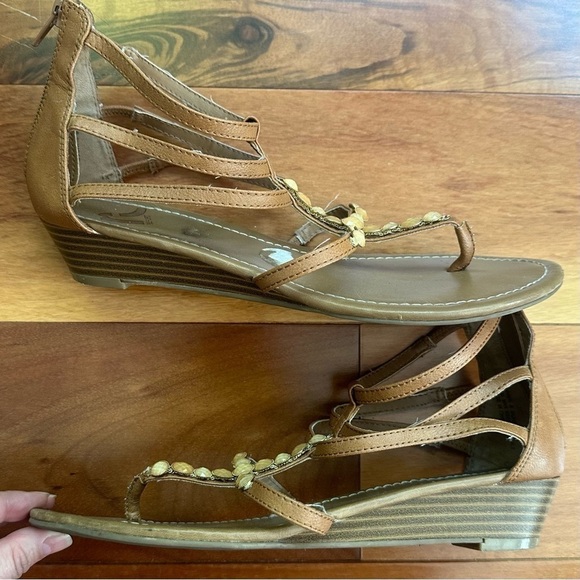 Report Jeweled Strappy Sandals - Picture 2 of 7